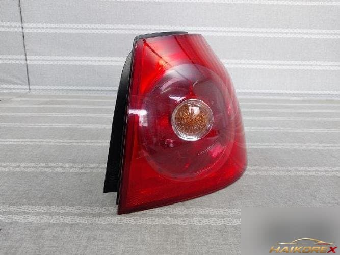 Volkswagen Golf 2006 — фонарь задний комбинированный правый (соответствует комплектации) 1K6 945 096N