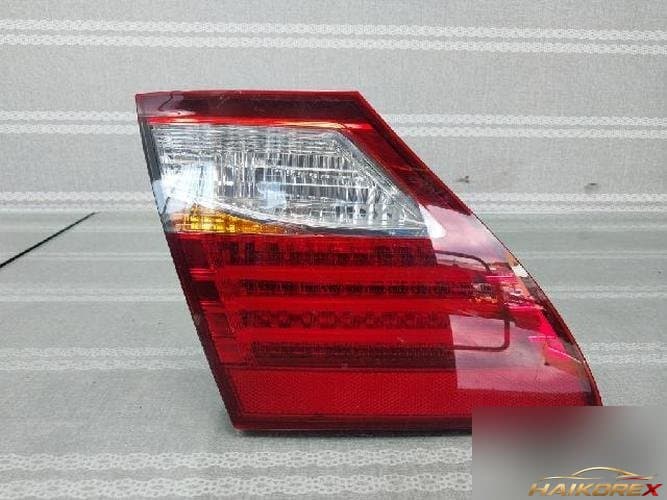 Lexus LS 2010 — накладка задней двери левая
