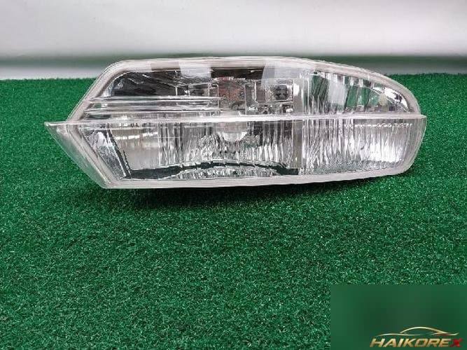 Lexus LS 2005 — противотуманная фара левая (водительская)