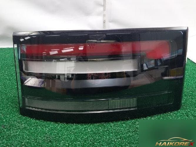 Land Rover Discovery 2019 — накладка двери задней левой HY32 13193 AD 5