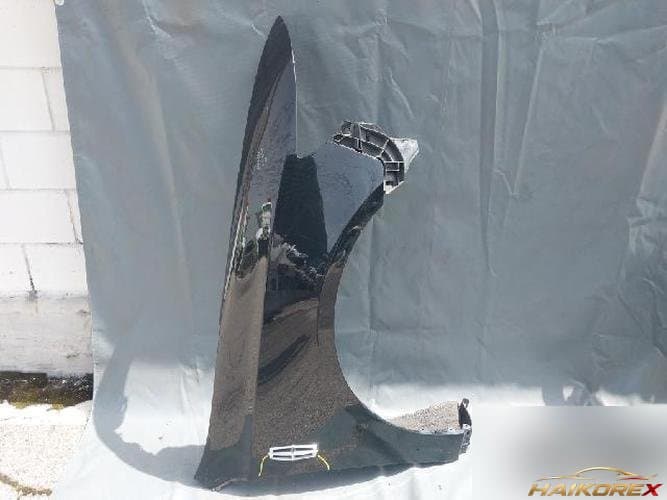 Ford MKS 2011 — крыло правое 8A5Z-16005-A