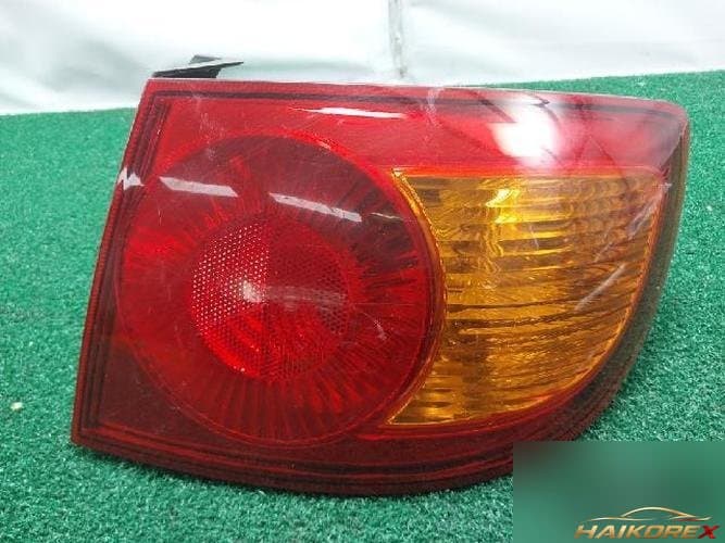 Hyundai Avante 2004 — задний комбинированный фонарь правый 92402-2D2
