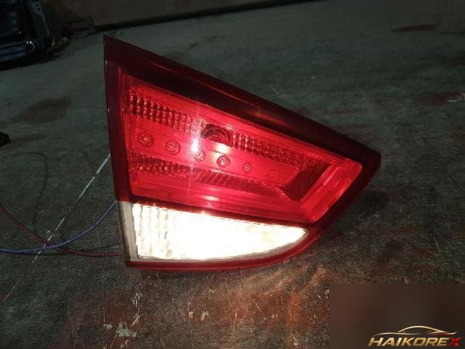 Hyundai Tucson 2011 — задний фонарь левый внутренний 92405-2S000