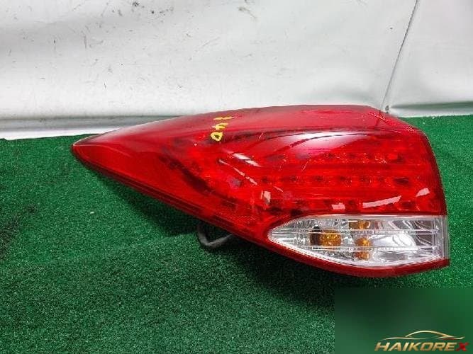 Hyundai i40 2012 — комбинированный задний фонарь левый (сторона водителя)