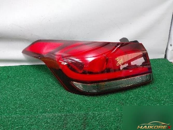 Hyundai Genesis 2015 — комбинированный фонарь задний левый (водительский)