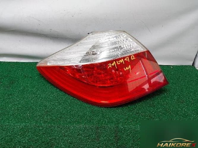 Hyundai Genesis 2011 — задний фонарь комбинированный левый (сторона водителя)
