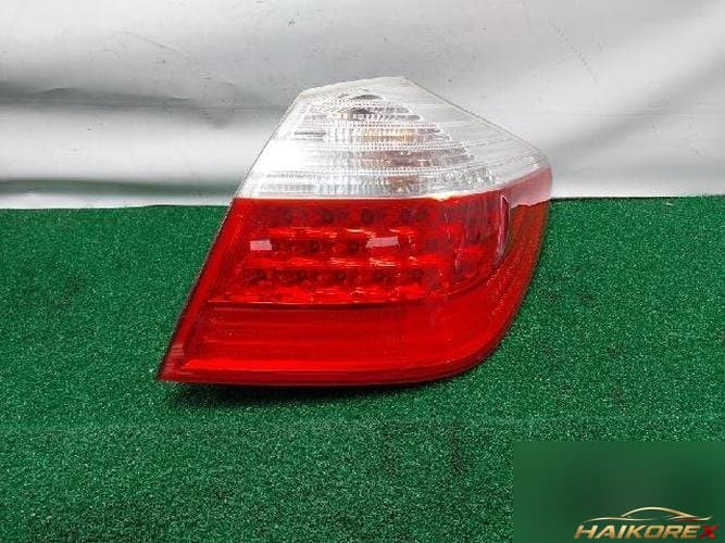 Hyundai Genesis 2010 — фонарь задний комбинированный правый