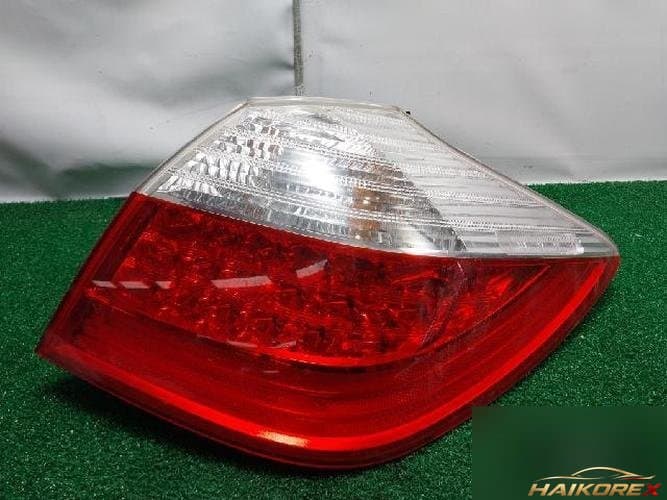 Hyundai Genesis 2010 — комбинированный задний фонарь правый (со стороны пассажира)