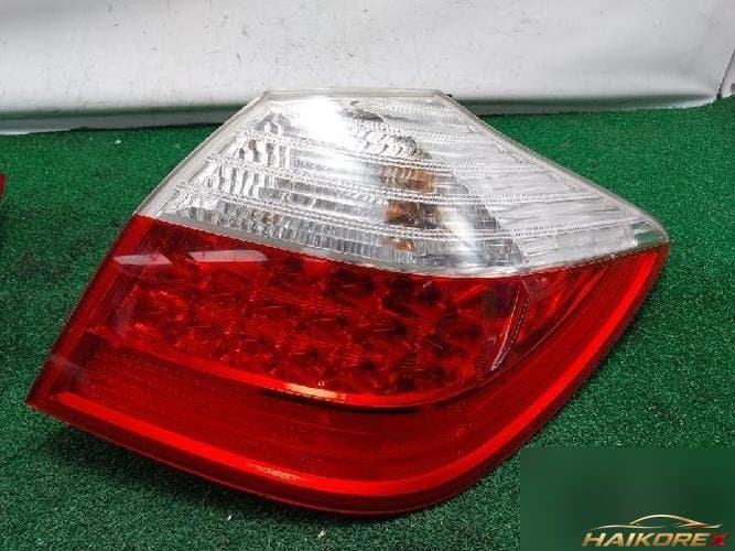 Hyundai Genesis 2008 — комбинированный фонарь задний правый (со стороны пассажира) 92402-3M0 1