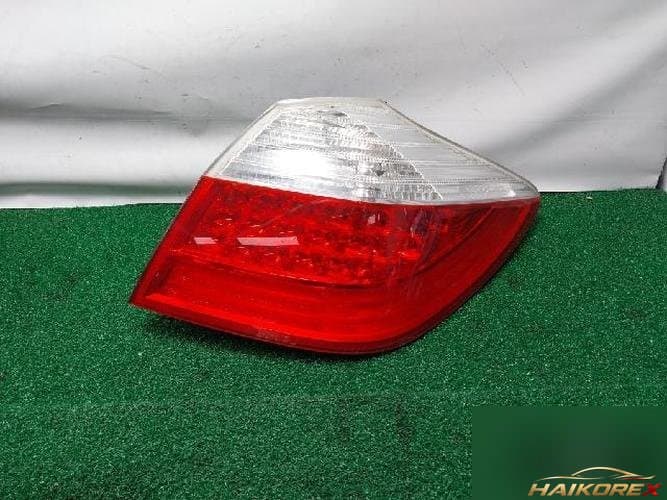 Hyundai Genesis 2011 — фонарь задний комбинированный правый