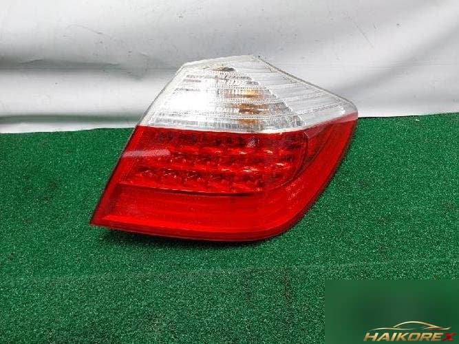Hyundai Genesis 2010 — фонарь комбинированный задний правый