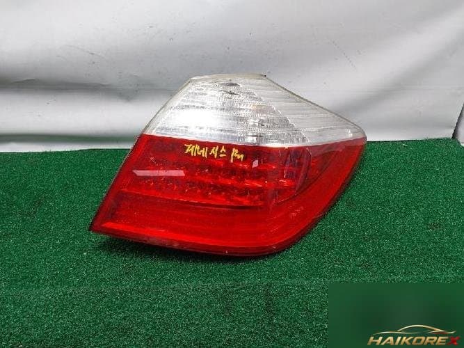 Hyundai Genesis 2011 — фонарь комбинированный задний правый (пассажирский)