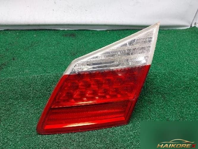 Hyundai Genesis 2008 — фонарь багажника белый 92404-3M000