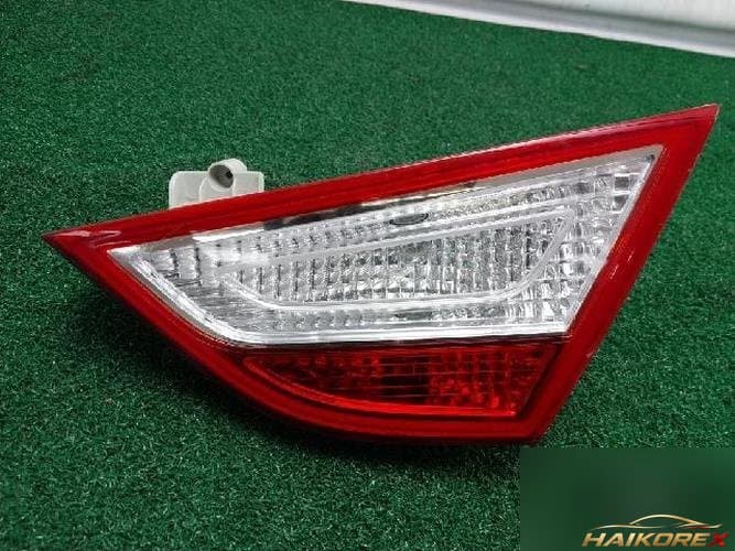 Hyundai Sonata 2011 — задняя подсветка багажника (фонарь) 92404-3S0