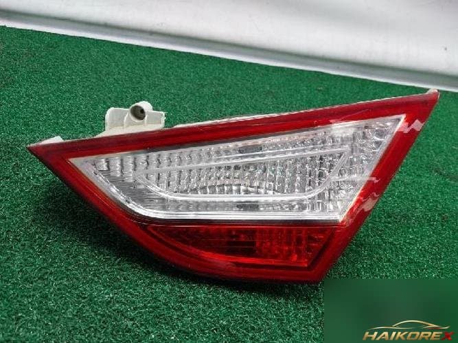 Hyundai Sonata 2012 — повторитель поворота багажника правый 92404-3S0