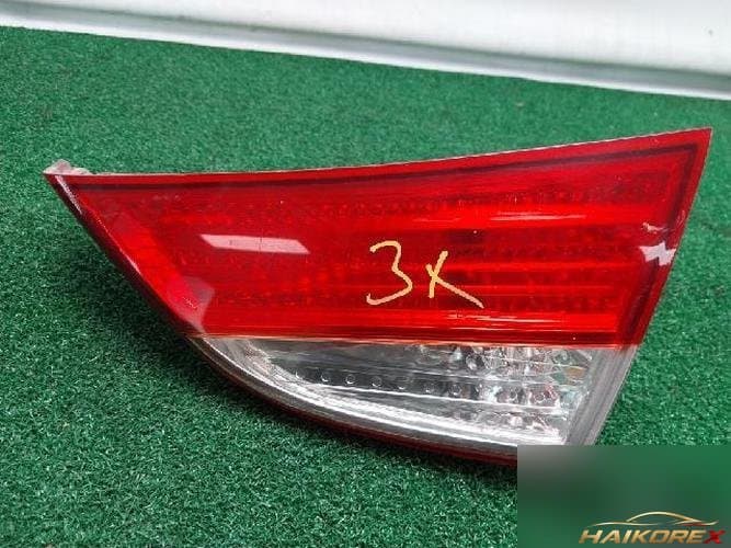 Hyundai Avante 2012 — задний фонарь багажника (белый)