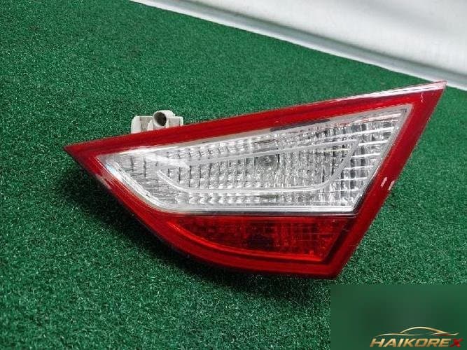 Hyundai Sonata 2011 — фонарь багажника белый 92404-3S0