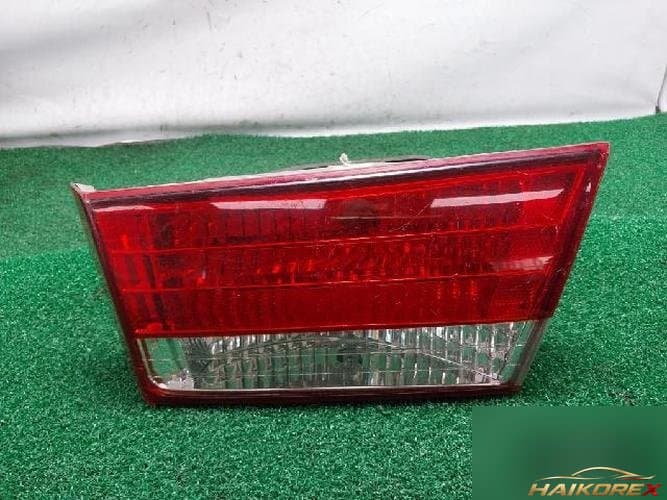 Hyundai Sonata 2006 — белый фонарь крышки багажника