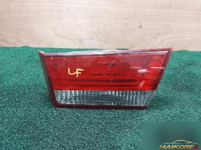 Hyundai Sonata 2007 — белый разъём багажника (фонарь) 92404-3K0