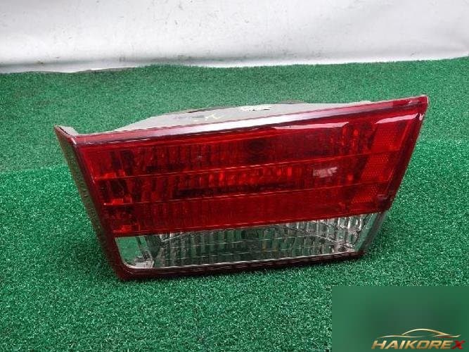 Hyundai Sonata 2006 — задний фонарь (на крышку багажника)