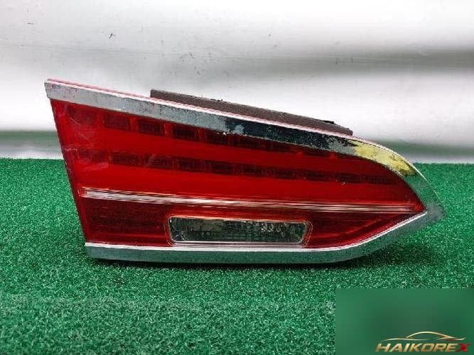 Hyundai Santa Fe 2013 — накладка задней двери левая (4 пина)