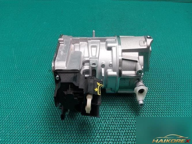 Mercedes-Benz C-класс 2022 — компрессор кондиционера A0008304205