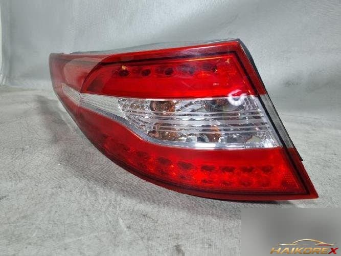 Kia K5 2012 — комбинированный фонарь задний левый (сторона водителя)