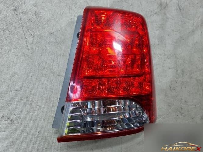 Kia Sorento 2010 — комбинированный задний фонарь правый (пассажирский)