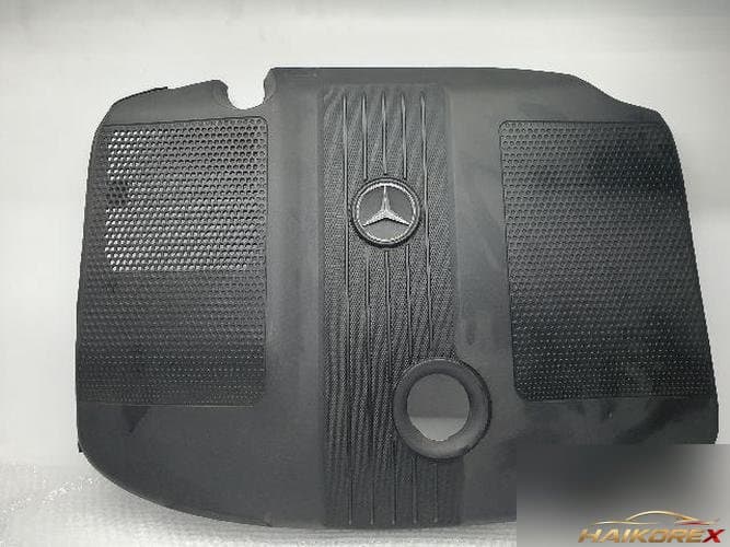 Mercedes-Benz C-класс 2010 — крышка двигателя A6510101167