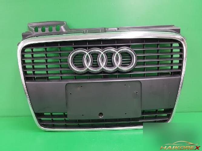 Audi A4 2008 — решетка радиатора 8E0 853 651 J