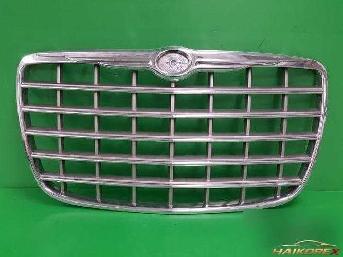 Chrysler 300 2006 — решетка радиатора 04806366AA