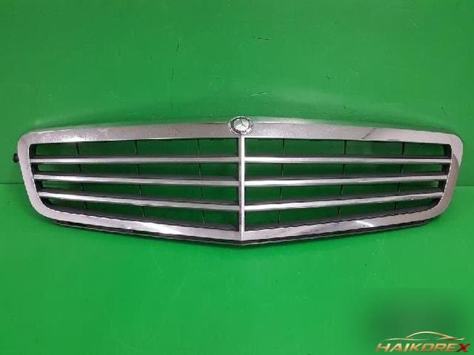 Mercedes-Benz C-Class 2009 — решётка радиатора A204 880 12 83