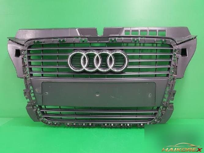 Audi A3 2009 — решётка радиатора правая 8P0 853 651R