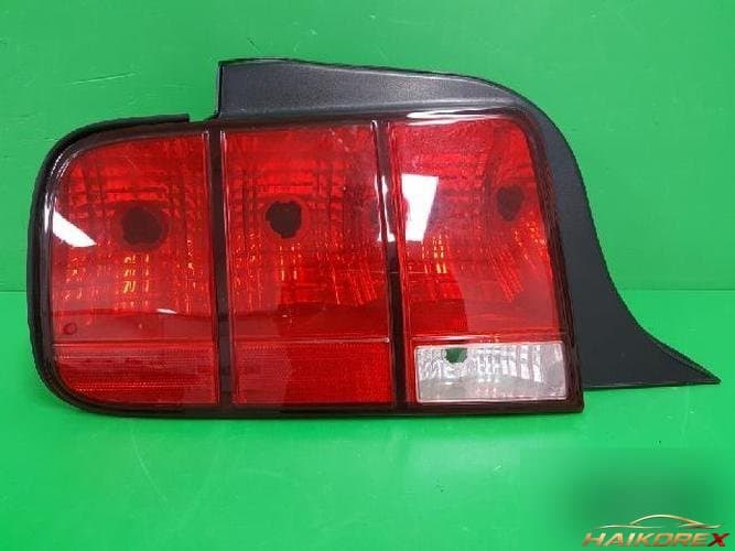 Ford Mustang 2005 — комбинированный фонарь задний левый 8R33-BB505-AB