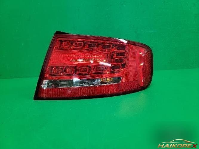 Audi A4 2010 — комбинированный фонарь задний правый 8K5 945 096B