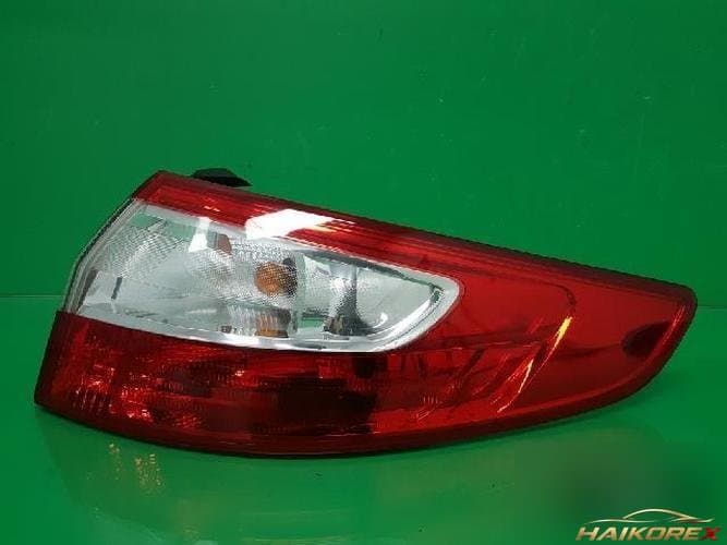 Renault SM3 2012 — фонарь задний комбинированный правый (пассажирский) 265500016R
