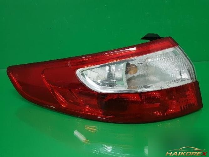 Renault SM3 2011 — задний комбинированный фонарь левый (водительский) 265550016R