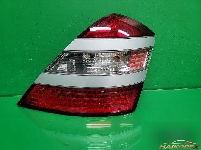 Mercedes-Benz S-Class 2010 — фонарь комбинированный задний правый (пассажирский) A2218200464