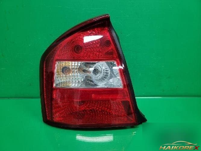 Kia Cerato 2006 — комбинированный фонарь задний левый 92401 2F100 10