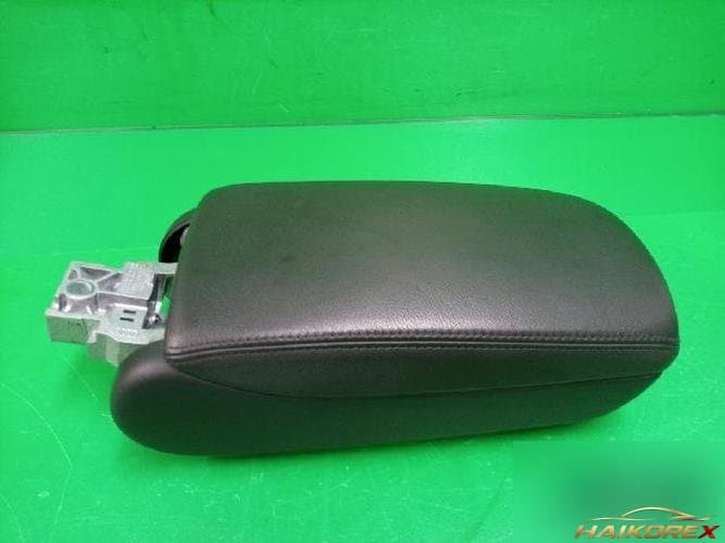 Audi A6 2010 — консольный ящик 4F0864114