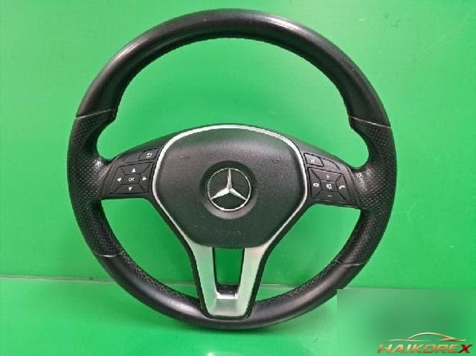 Mercedes-Benz C-Class 2013 — рулевое колесо 1