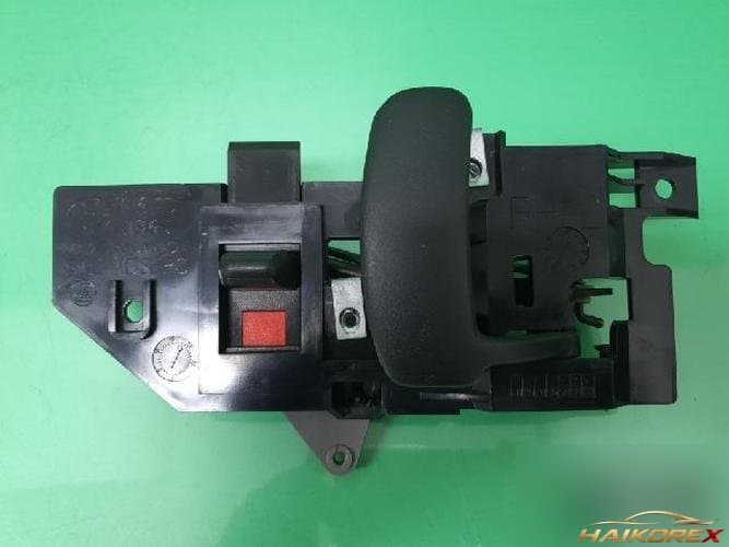 Chevrolet Chevy 2004 — дверная защелка 25747164