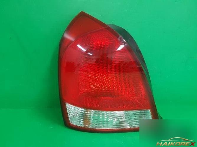 Hyundai Avante 2002 — комбинированный фонарь задний левый (водительский) 92401 2D000 2
