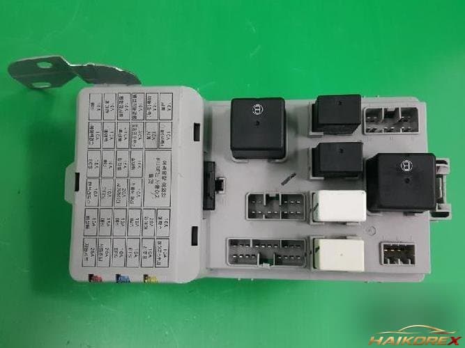 Hyundai Grandeur 2002 — блок предохранителей салонный 92200-39000