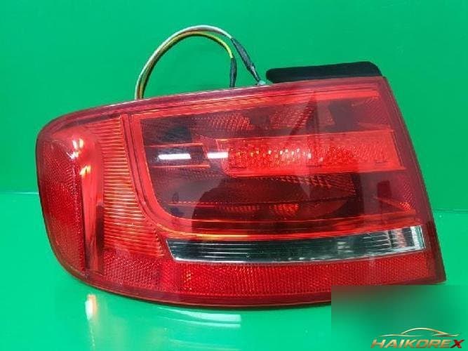 Audi A4 2009 — комбинированный фонарь задний левый 8K0945095E