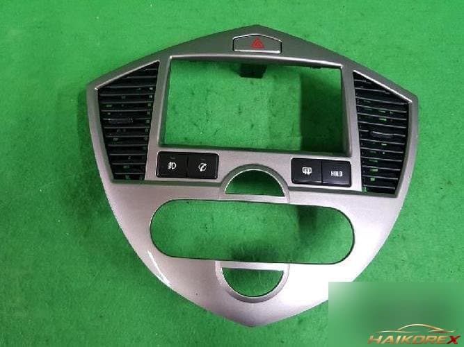 Kia Carens 2003 — центральная консоль 1