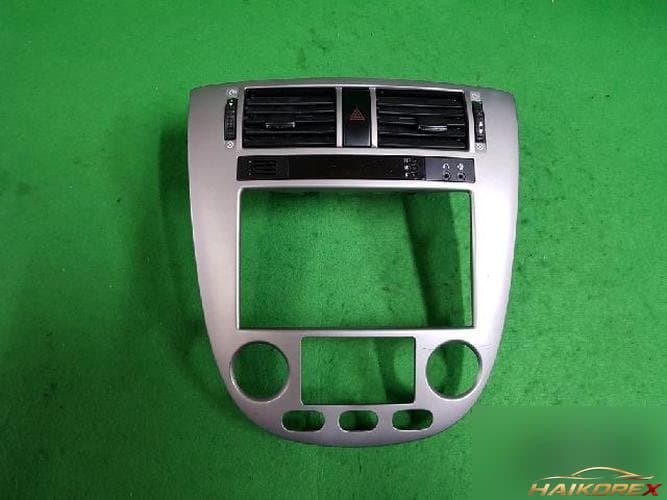 Daewoo Lacetti 2004 — центральная панель (центрфасция) 9655504