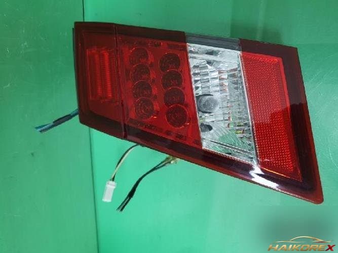 Daewoo Tosca 2006 — накладка крышки багажника (с фонарём) 10