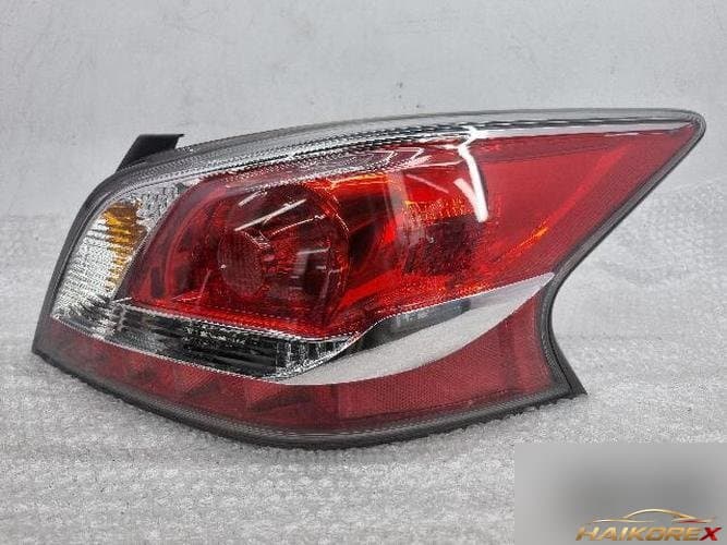 Nissan Altima 2014 — комбинированный фонарь задний правый (949 463)