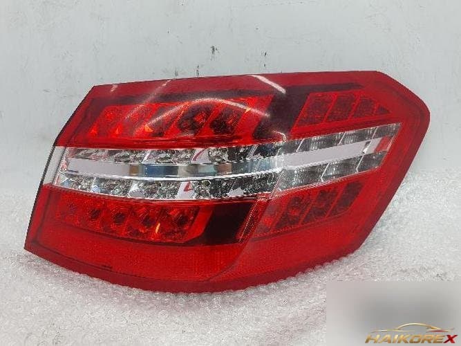 Mercedes-Benz E-Class 2012 — комбинированный фонарь (задний) правый A2129060658